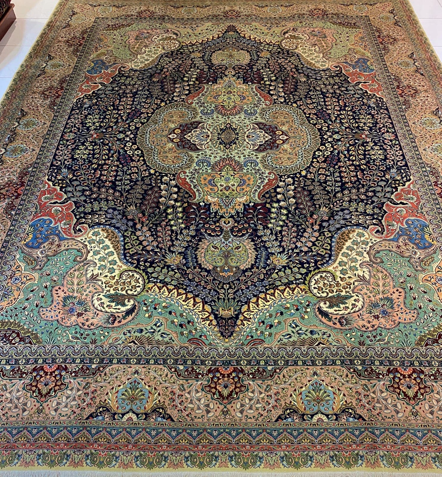 Luxurious Handmade Tabriz Persian Carpet (3m x 4m) view 2