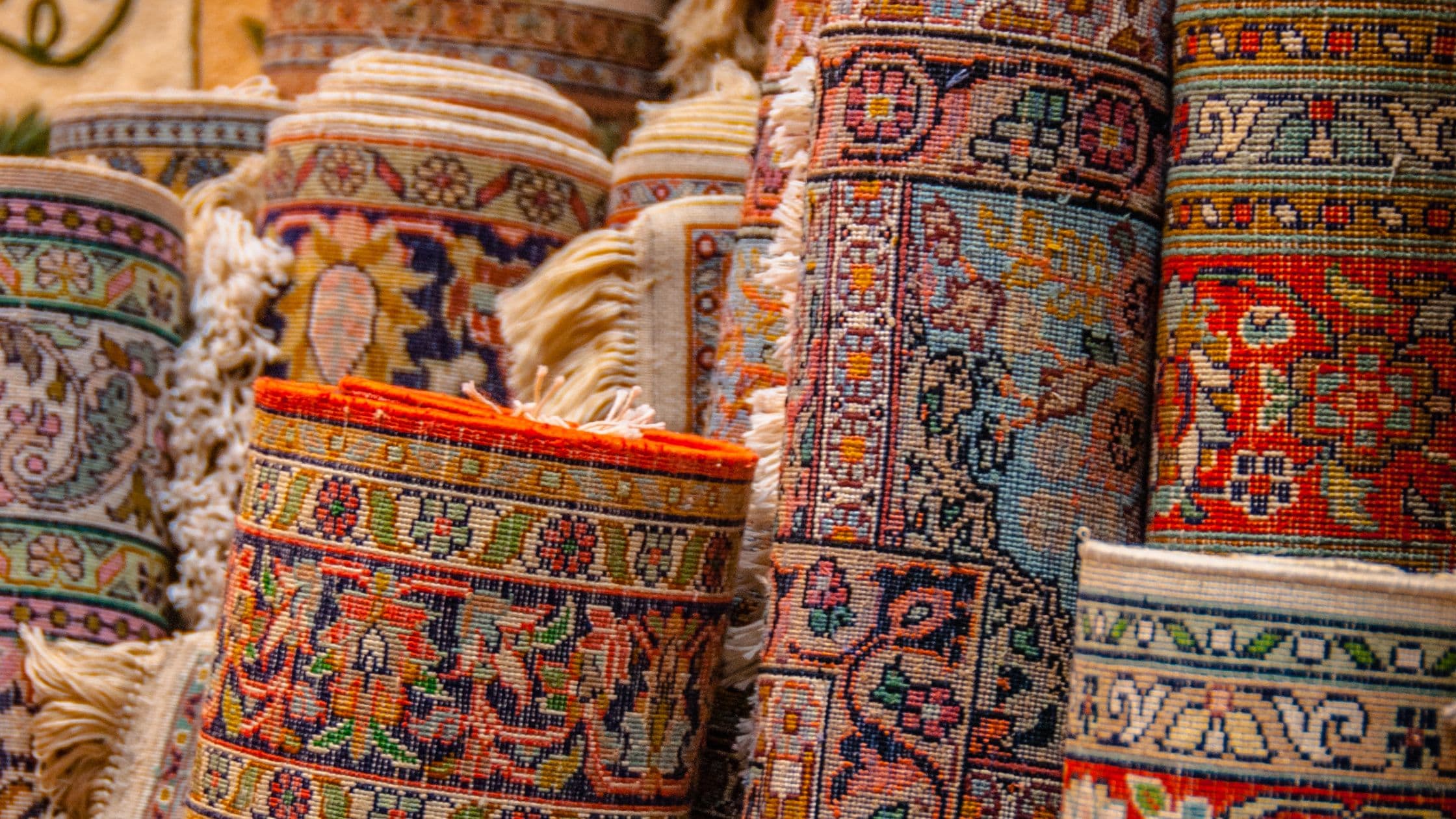 World at Your Feet: Imported Rugs in Dubai and Their Global Charm