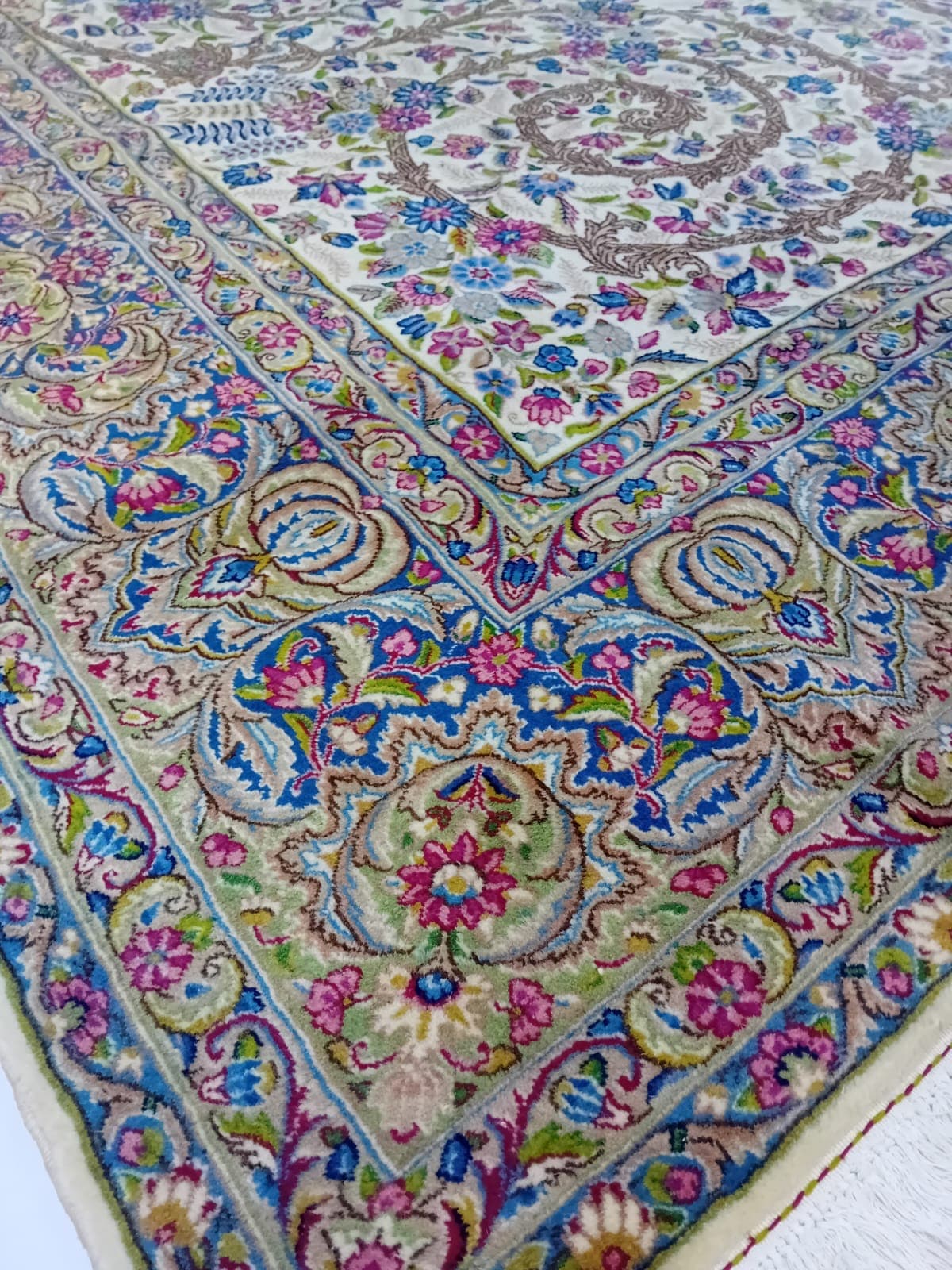 KAHRMAN Carpet: High quality handmade, antique, silk and wool Iranian carpet view 8
