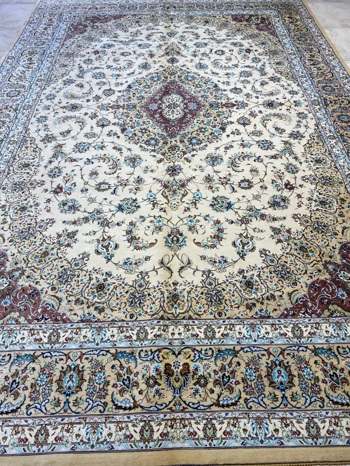 Handmade Iranian Kashan Silk Carpet – 2m x 3m, Elegant Persian Craftsmanship view 5