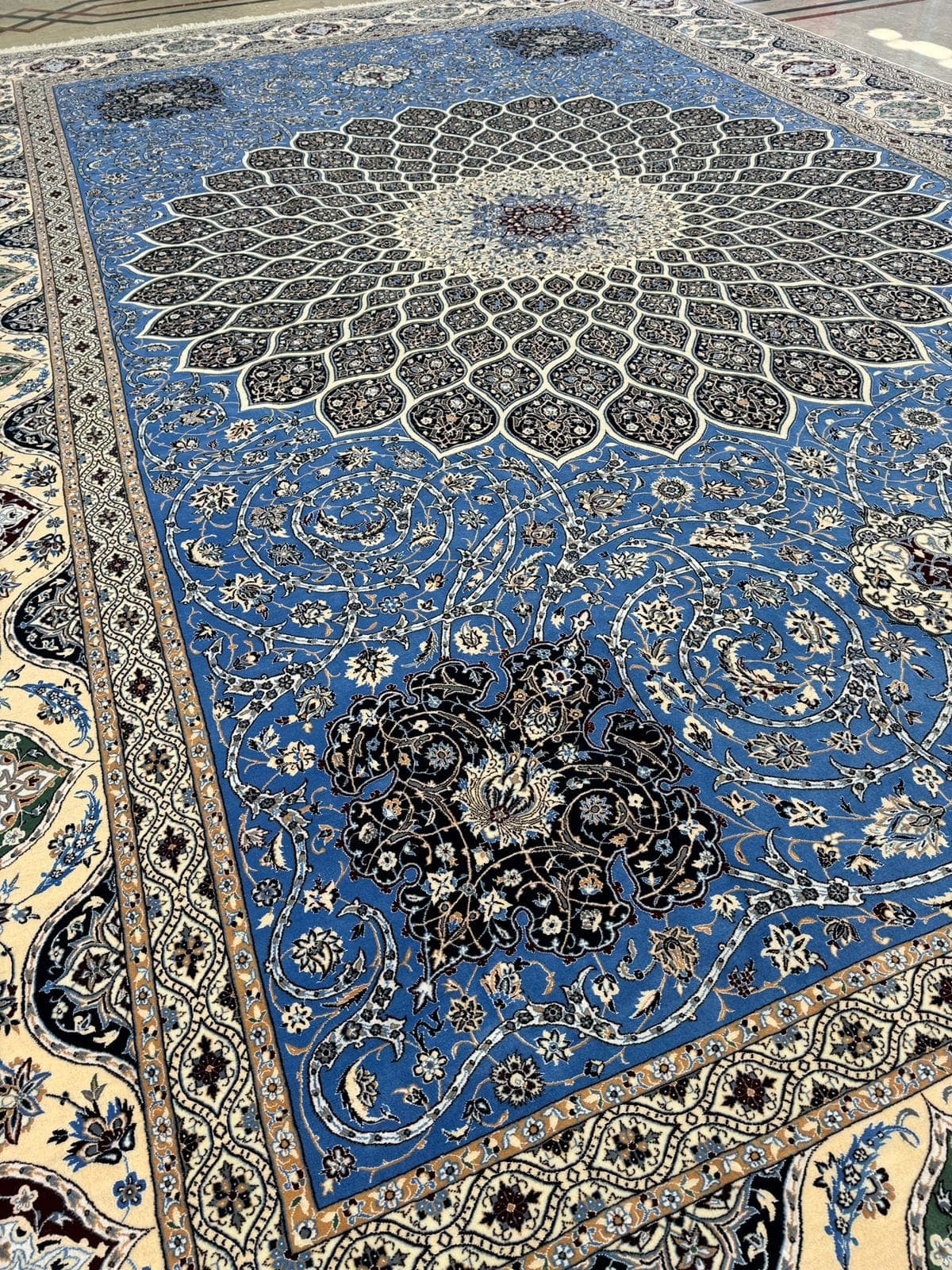 High-Quality Naeen Wool & Silk Handmade Carpet – 4.00m x 6.00m, Persian Elegance in Sharjah view 3