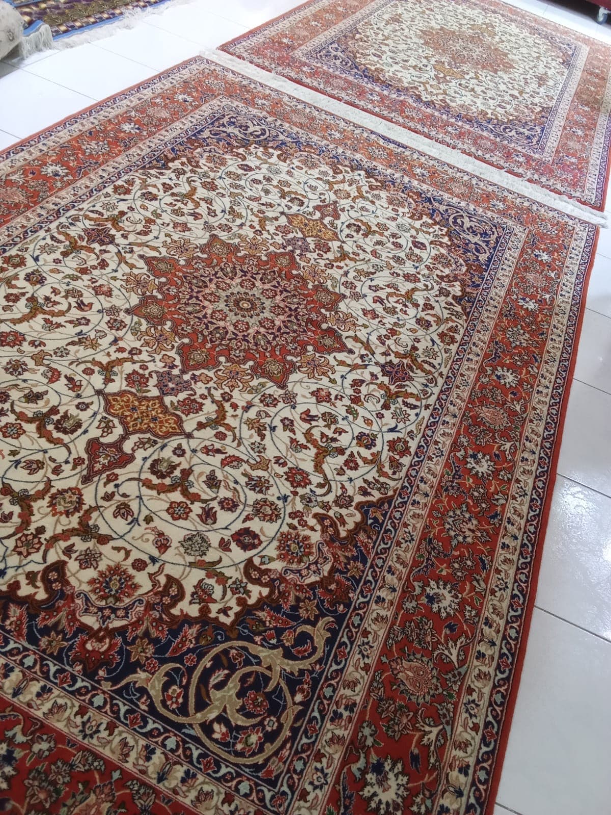 High-Quality Esfahan Sharafian Carpet – 2.0m x 3.0m, Handmade Persian Elegance view 4